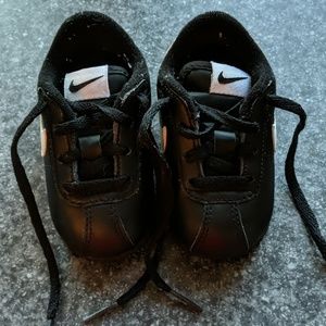 Infant Nike Sneakers Size 4, baby/toddler shoes